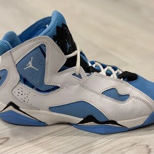 Jordan True Flight “UNC” University Blue/White Big Kids/Men’s 5.5